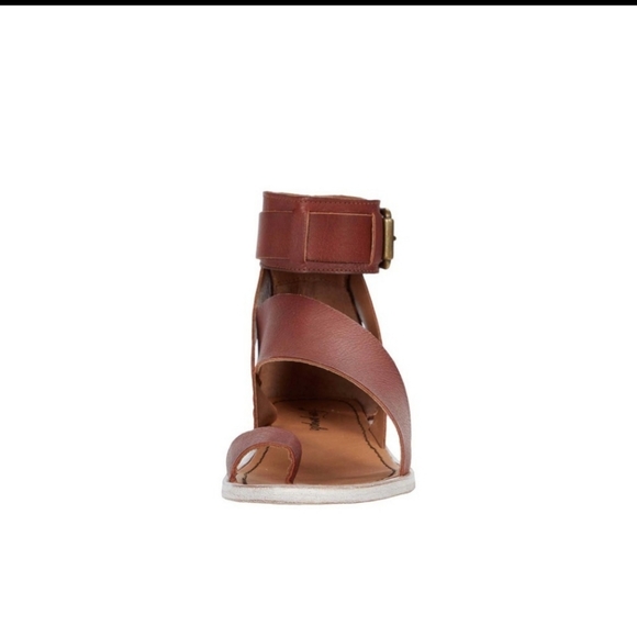 Free People Shoes - Free People Vale Strappy Sandals Size 41